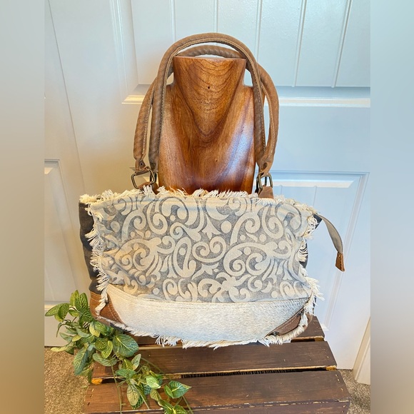 Myra Handbag Canvas, Cotton Patterned With Hide Fabric - Picture 3 of 16